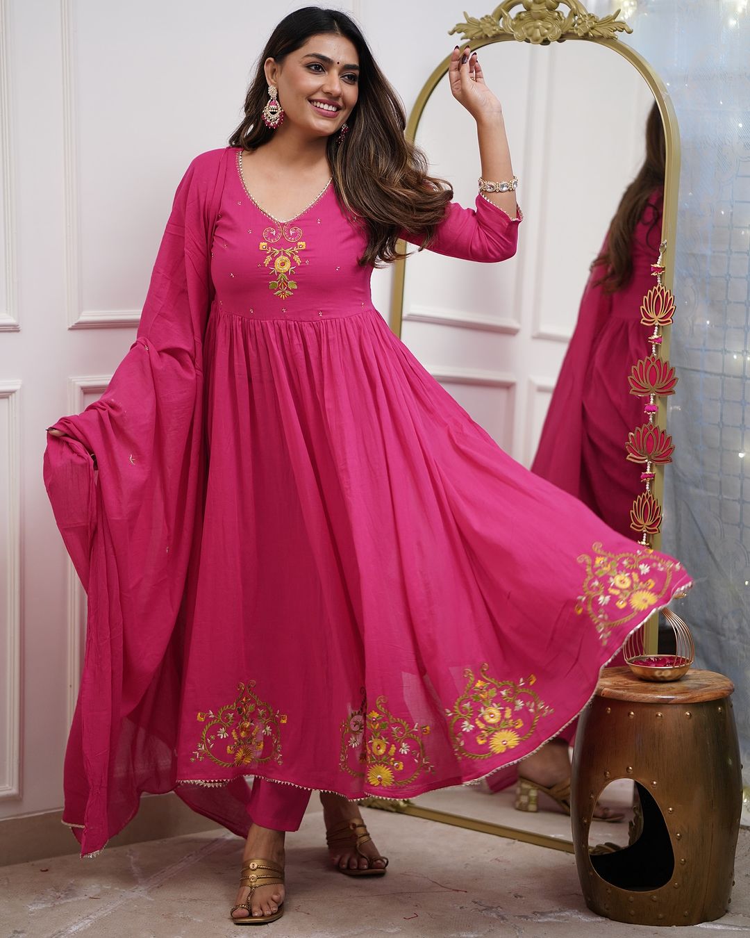 Beautiful Cotton Fabric Kurti Pant With Malmal Dupatta(PINK)