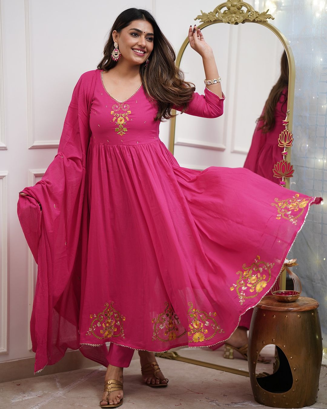 Beautiful Cotton Fabric Kurti Pant With Malmal Dupatta(PINK)