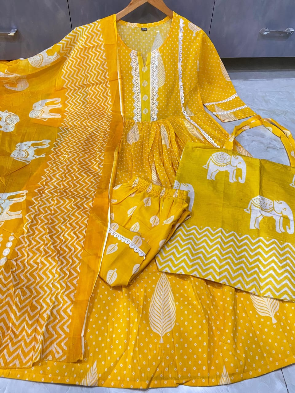 Cotton Embroidered kurta with Pant & Dupatta Set For Women (With Bag)