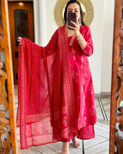 Red Women Kurta ,Pant And Dupatta Set