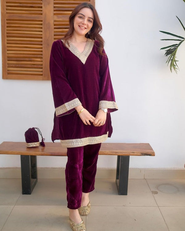 Women Velvet Kurta and Pent Set