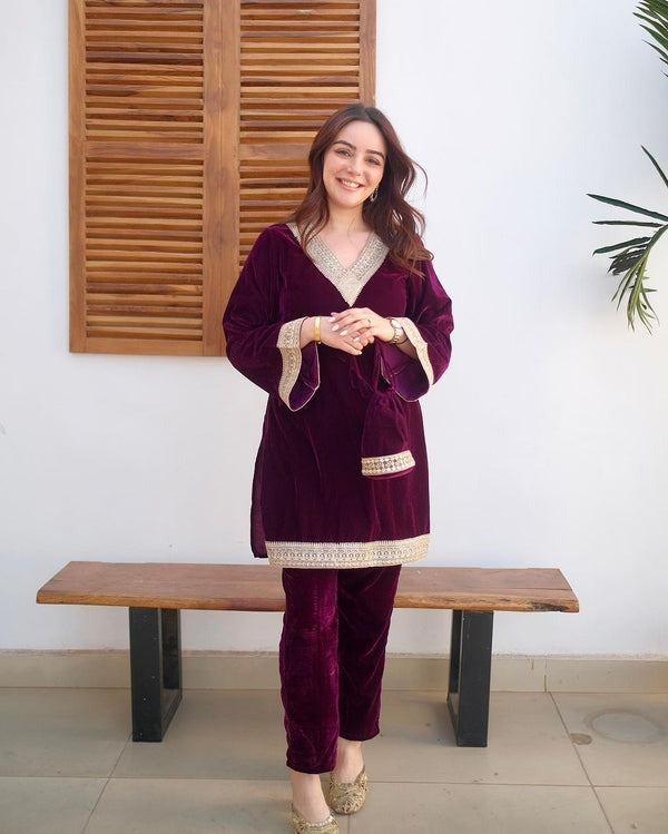 Women Velvet Kurta and Pent Set