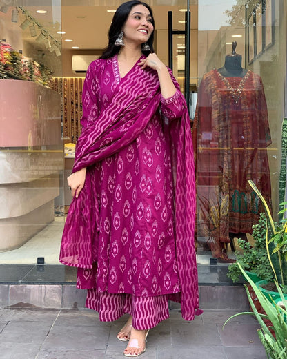 Beautiful Cotton Fabric Kurti Pant With Malmal Dupatta