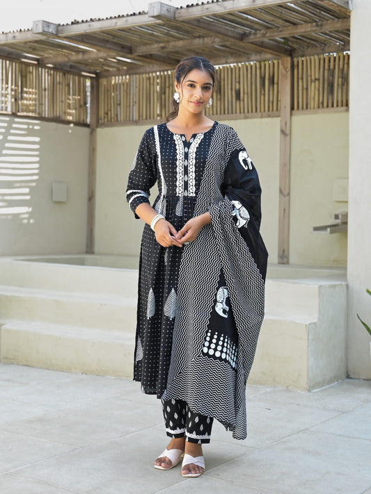 Cotton Embroidered kurta with Pant & Dupatta Set For Women (With Bag)