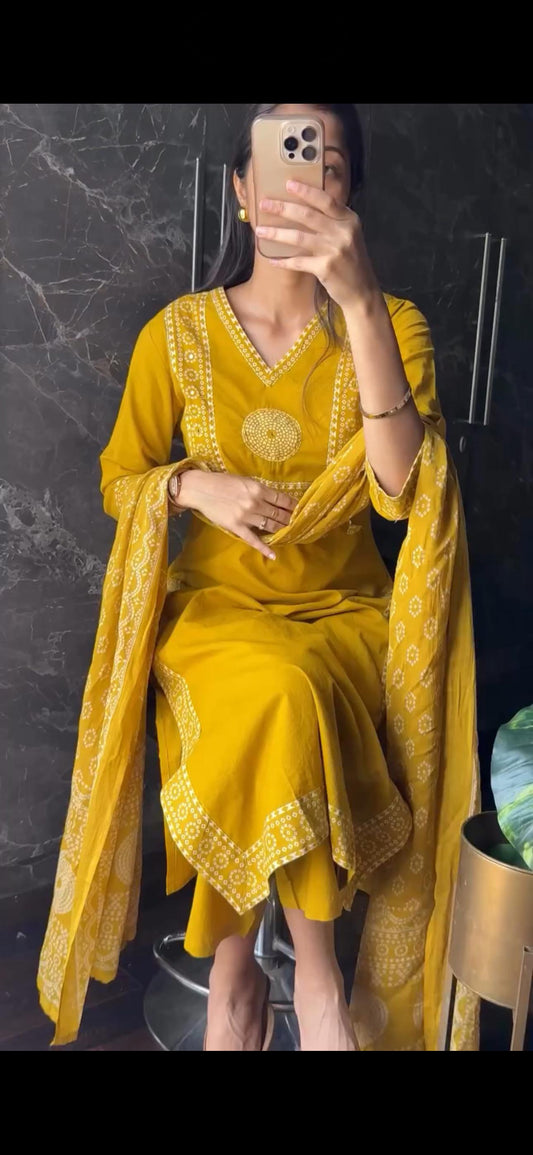 Malmal Cotton Kurti Pant Dupatta